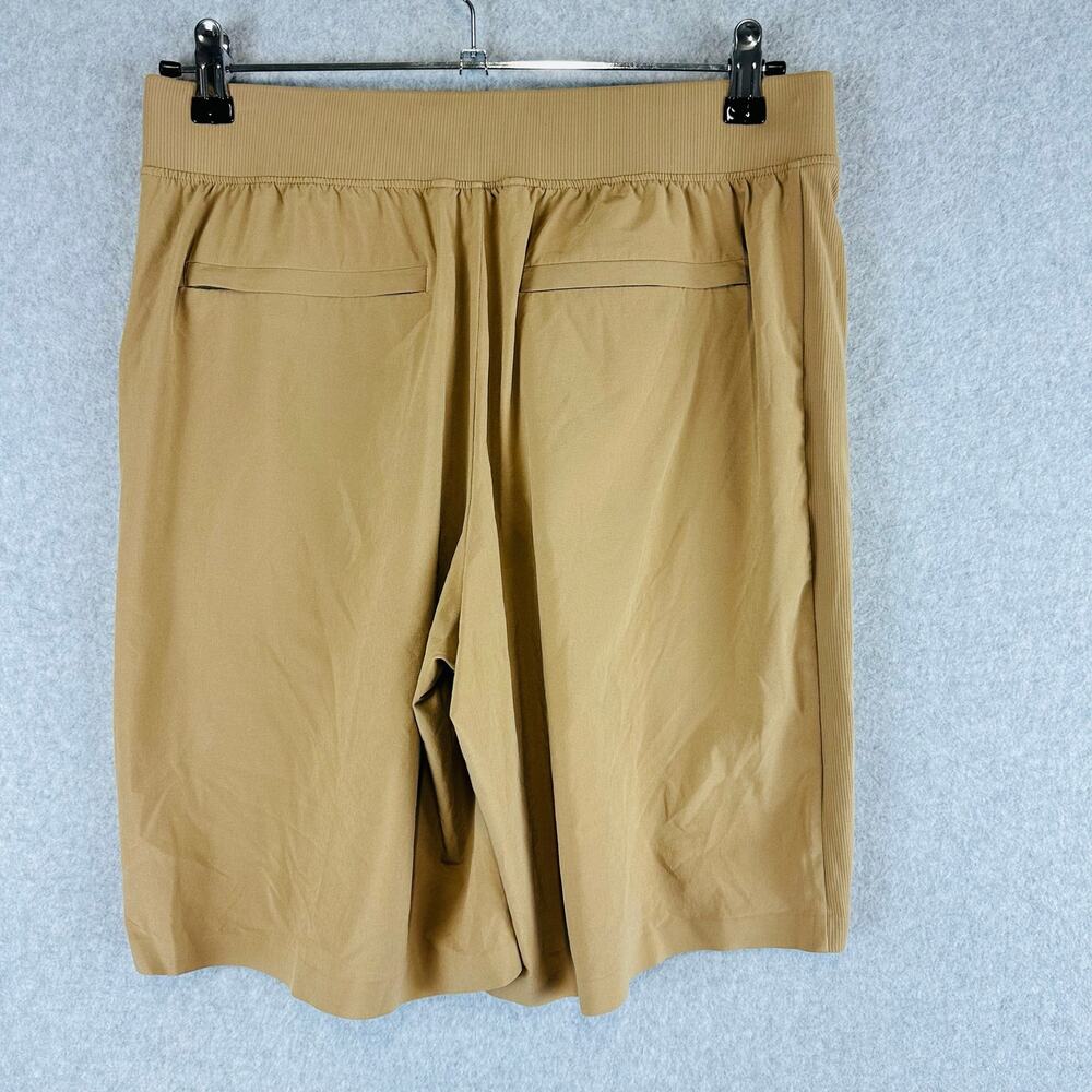 Athleta Womans Sz 8 Shorts Tan Stretch Pull On Comfort Stretch Pockets - Picture 4 of 9